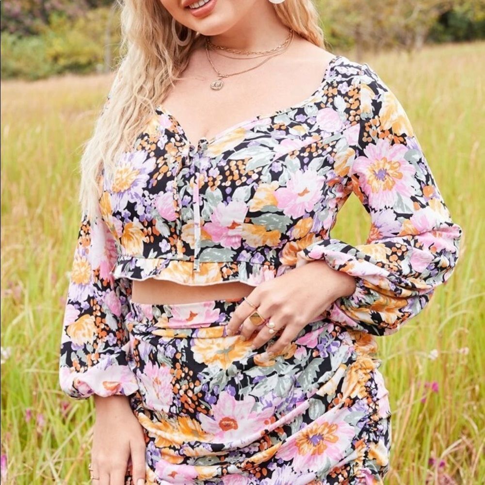 Floral cropped blouse 